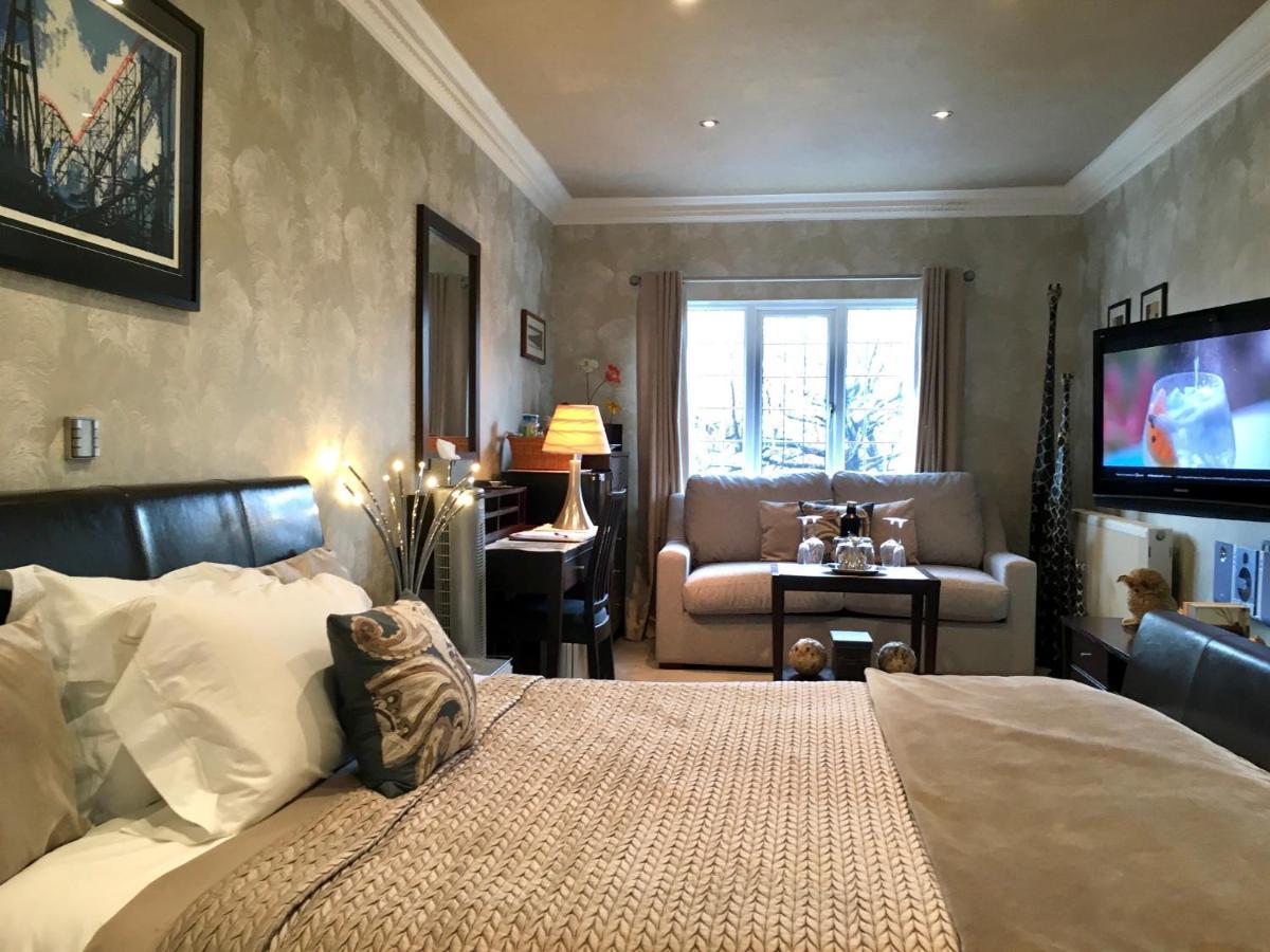 Number One St Lukes Bed & Breakfast Blackpool Exterior photo