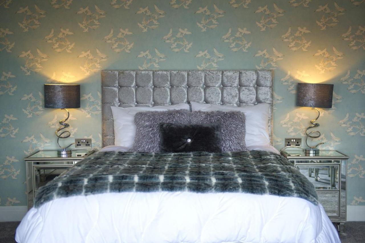 Number One St Lukes Bed & Breakfast Blackpool Exterior photo